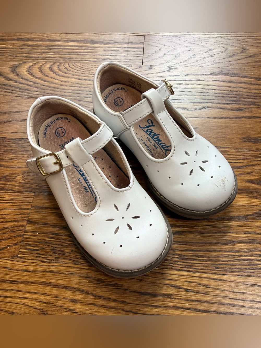 Footmates Girls White Sherry T-Strap Leather Mary Jane Leather Shoes Size 7.5
